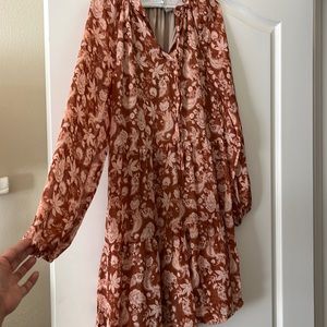 Mid flowy dress. Western style.